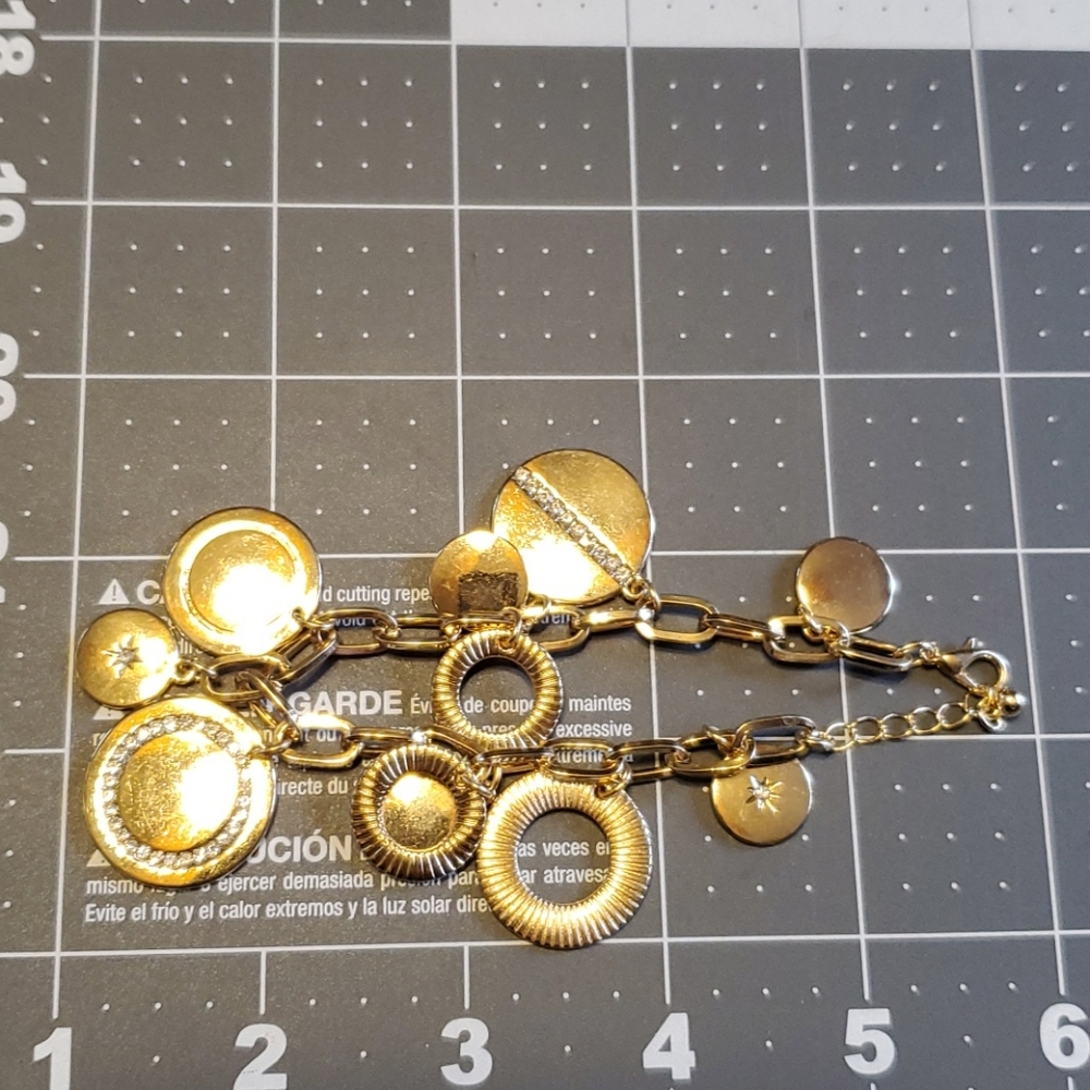 Hot chick Chuck Bling bracelets